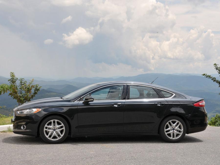  Ford Fusion 2013 года  (BR) (фото 10 из 27)